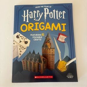 Scholastic Harry Potter Origami Guide - Blue and Yellow